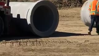 Satisfying Way to Unload Reinforced Concrete Pipes