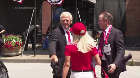 Peter Navarro arrives at RNC after being released from prison.mp4