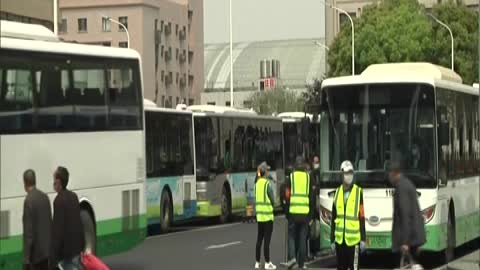 Una eufórica Wuhan celebra el fin del encierro por el coronavirus