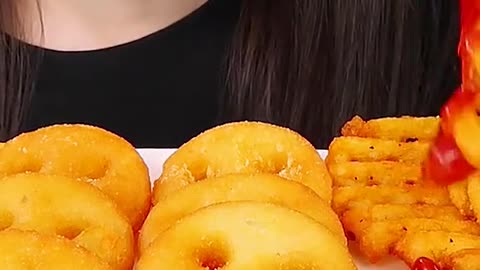 French Fries #zoeyasmr #zoeymukbang #bigbites #mukbang #asmr #food #먹방 #틱톡푸드 #frenchfries #favoritem