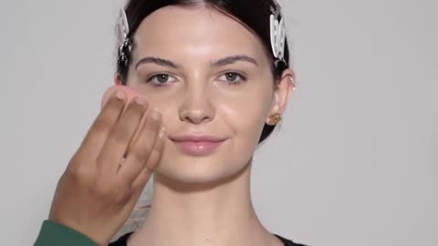 Try this Makeup Tutorial and Feel the Fall Colors