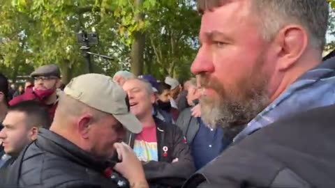 NEW SPEAKERS CORNER MUSLIMS CONFRONT TOMMY ROBINSON SUPPORTER!