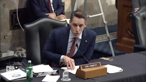 Hawley to FBI Director Wray: ‘You Should Have Been Gone a Long Time Ago’