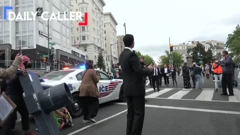 Biden voter "F*CKING HELL": Attendee is fed up with the loud protestors outside the White House