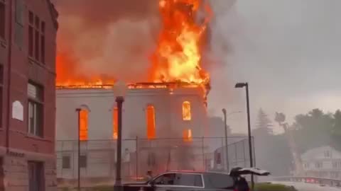 Massachusetts 🇺🇸.✝️. A Church struck by lightning . !!! 😳. They where celebrating gay month!!!