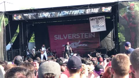 Silverstein live Mansfield, MA July 2018 (1)