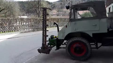 Unimog 411 mit Busatis BM 1113