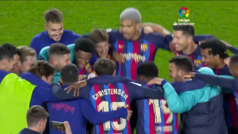 Resimen de FC Barcelona vs Real Madrid (2-1)