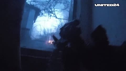 Journalist embeded with Ukrainian Troops films them being surrounded by Russians