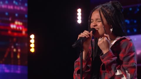 Golden Buzzer_ Sara James Wins Over Simon Cowell With _Lovely_ by Billie Eilish _ AGT 2022