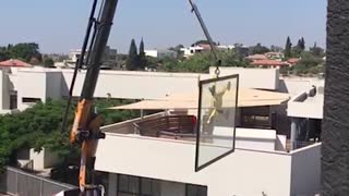 Window Loses Suction and Falls While Being Lifted