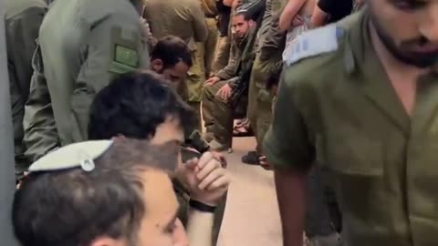 HEARTBREAKING: This Yom HaZikaron, soldiers on base united in grief, singing