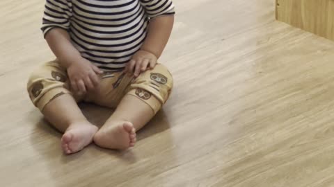 Boy Sees Bubbles For the First Time