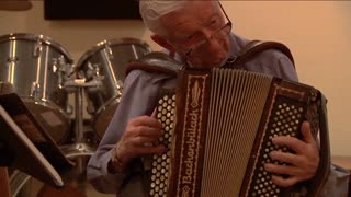 Adolf “Tony” Hartenstein plays “Caprice Viennois,” by Fritz Kreisler