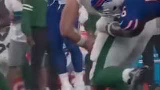 Slow motion of the injury of Aaron Rodgers in his Jets debut