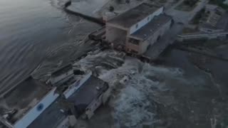 Zničenie Kachovskej vodnej elektrárne