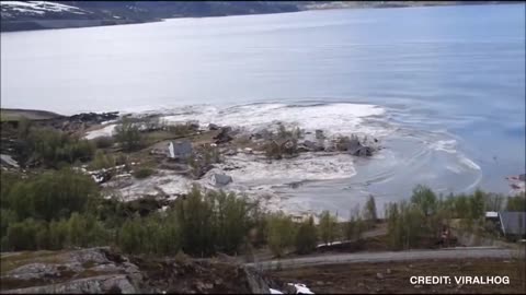 5 Massive Landslides Caught On Camera