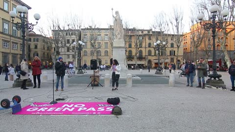 2022-03-05/10 - 22° evento Lucca Consapevole a Lucca. Intervento di Maissa, studentessa