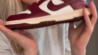 750Kicks Unboxing: Nike Dunk Low Just Do It Team Red with @Liesjjansen - Winter Style Outfits NL YT