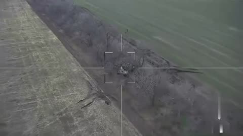 Kamikaze dron attack on Ukrainian M109 gun