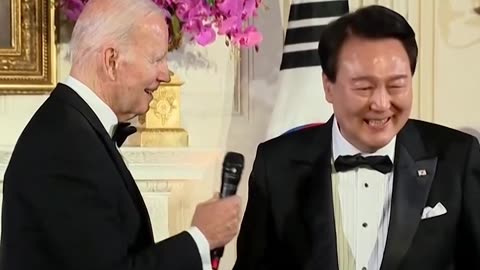 South Korean President Serenades Joe Biden With 70s Hit♫