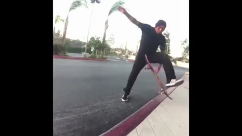 SKATEBOARDING - DAEWON SONG