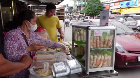 So Good ! Popular Fresh Spring Rolls with Various Fillings in Chouk Meas Market | Khmer Street Food