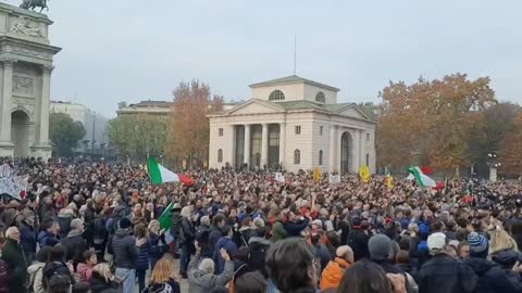 Milan protests against Coronovirus Tyranny