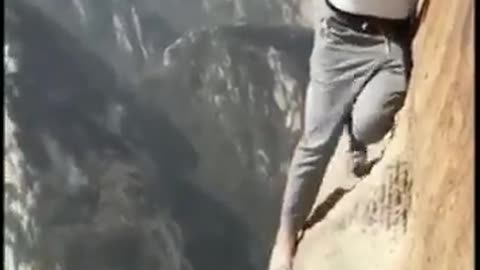 World's most dangerous hike in china