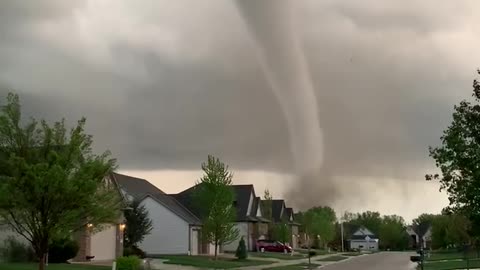 Andover Tornado Entering Neighborhood