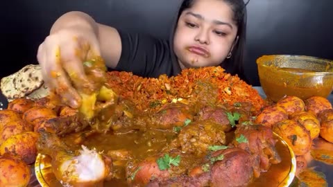 Village style chicken curry with schezwan chicken fried rice,dry egg curry with garlic Naan|Mukbang