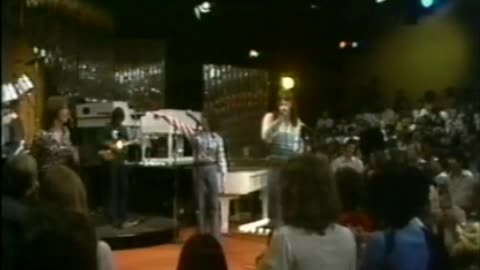 Three Dog Night - The Show Must Go On = Music Video 1974