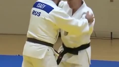 Putin Spars With Russian Judo Team