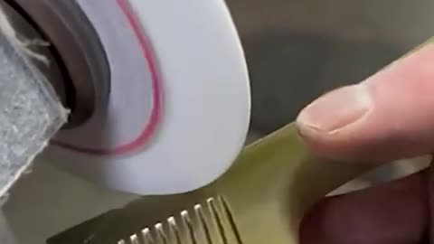 Turning a natural horn into a unique hair comb
