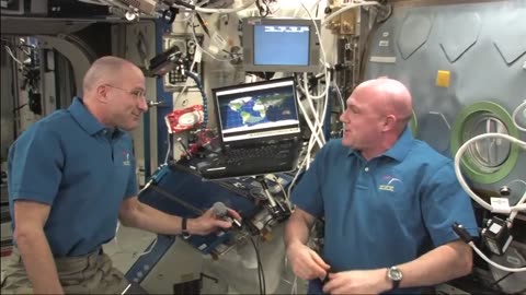 17 Station Crew Updates the Media on Progress of Its Mission