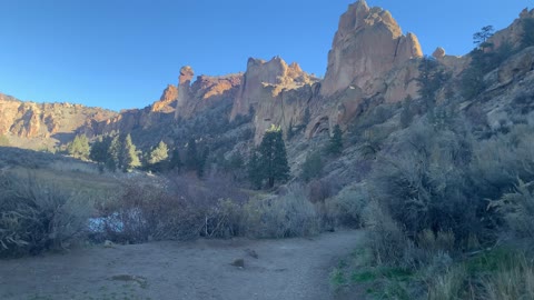 Central Oregon – Smith Rock State Park – Exploring Monkey Face Canyon Formation – 4K