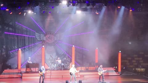 REO Speedwagon - Don't Let Him Go 9-3-2022 Duluth