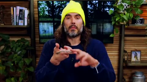 Liberal actor Russell Brand EXPOSES Bill Gates’ REAL agenda in just 2 minutes