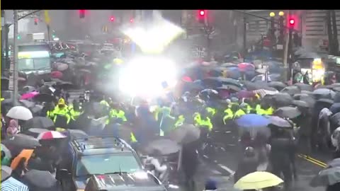 Mob of pro-Palestinian activists block an NYPD Emergency Service Unit responding to a bomb threat.