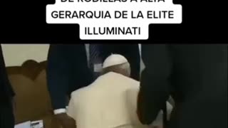 EL PAPA DE RODILLAS ANTE LOS JEFES?