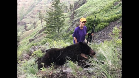 Girl Shoots Bear at LONG RANGE! MARKSMAN'S CREED