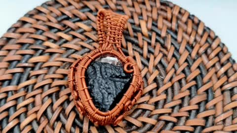 DIY: Moldavite with herkimer diamond pendant