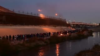 Large migrant caravan of over 1,000 people crossed illegally into the U.S. near El Paso last night