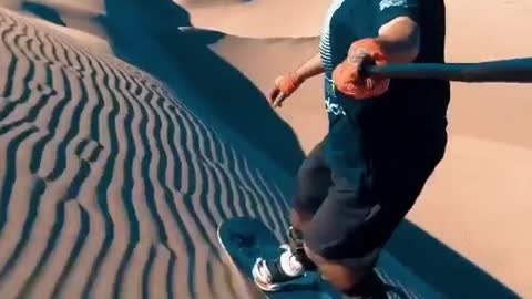 People are awesome! Man skating on the desert🤠