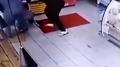 Woman delivers a beat down after being touched by a perv.