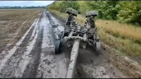 Yes that is the official way the American M777 howitzer is supposed to be towed.!