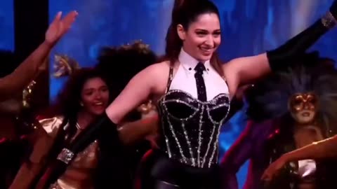 Tamannaah Bhatia Sets the Stage on Fire with Her Dance to 'Kaavaalaa' 🔥🎥