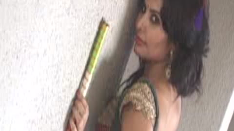 Desi Bhabhi Rashaana Shah Showing Hot Assets While Playing Garba Dance in Mumbai