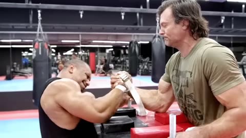 LARRY WHEELS FELT THE STRENGTH OF WORLD TOP ARM WRESTLERS ||