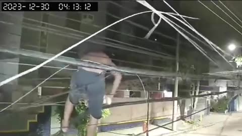 Copper thief falls off of electric wire.